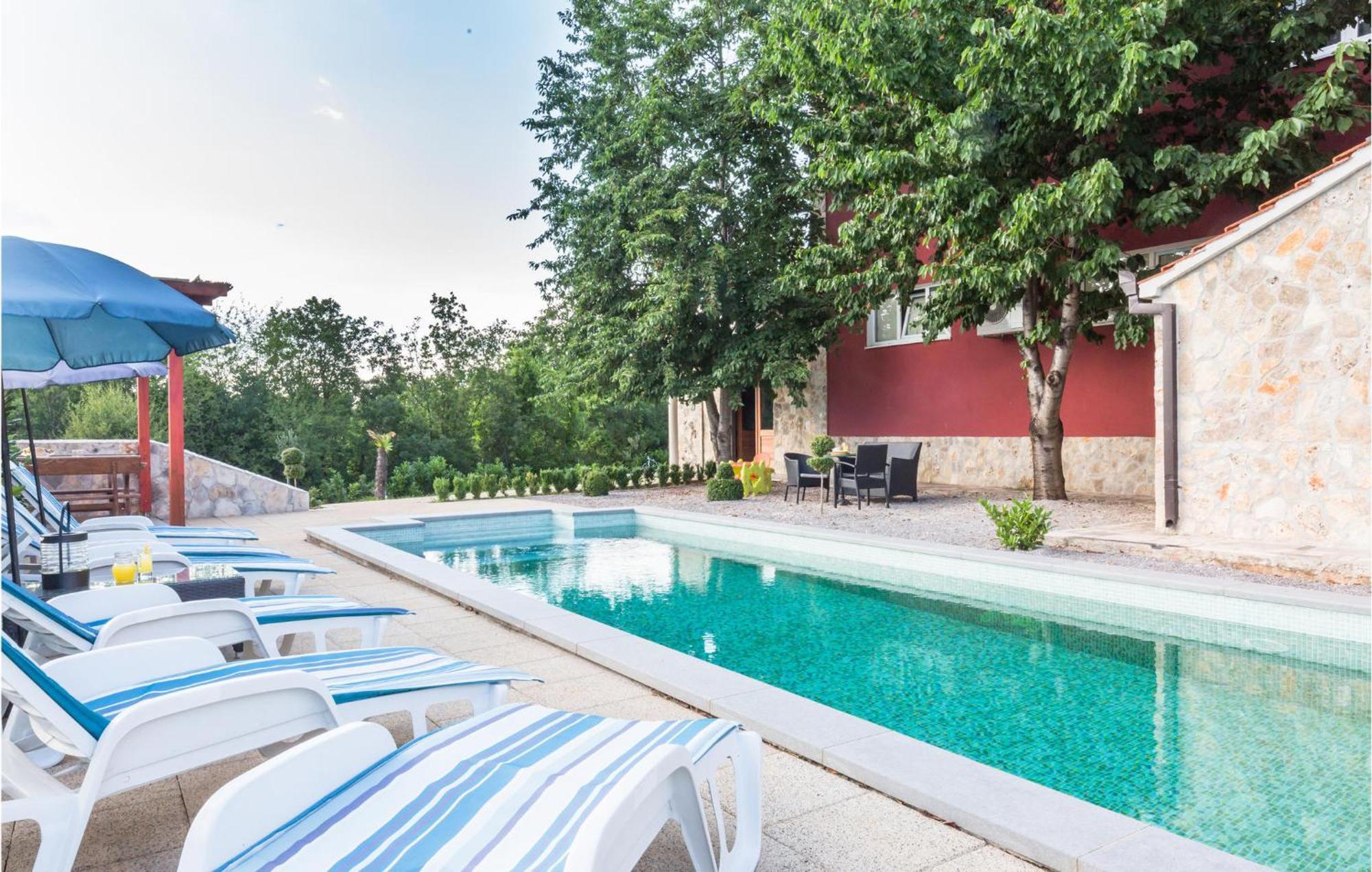 Lovely Apartment In Ugljane With Kitchen Kültér fotó