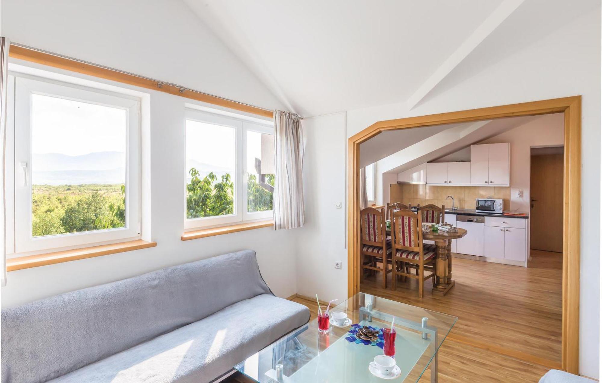 Lovely Apartment In Ugljane With Kitchen Kültér fotó