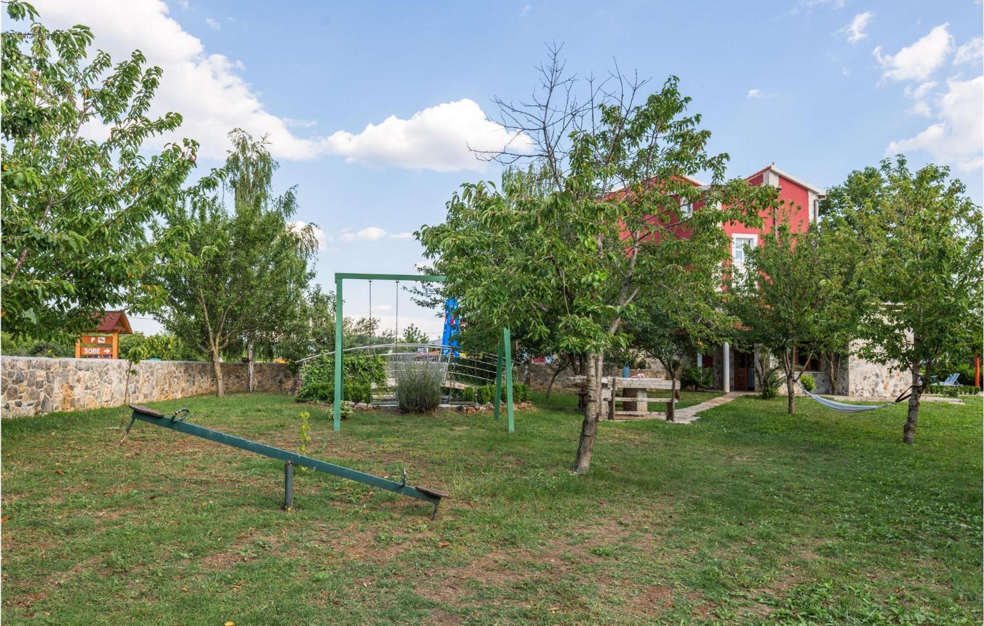 Lovely Apartment In Ugljane With Kitchen Kültér fotó